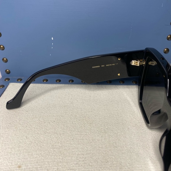 GUCCI Grey Geometric Ladies Sunglasses
GG0956S 003 54 - Picture 13 of 14